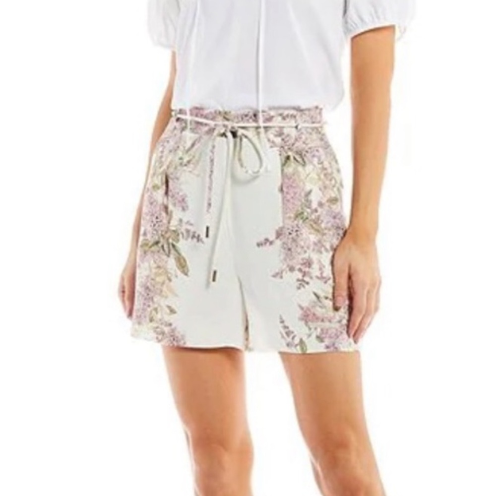 ANTONIO MELANI Floral Print Women's Shorts - Cream and Pink